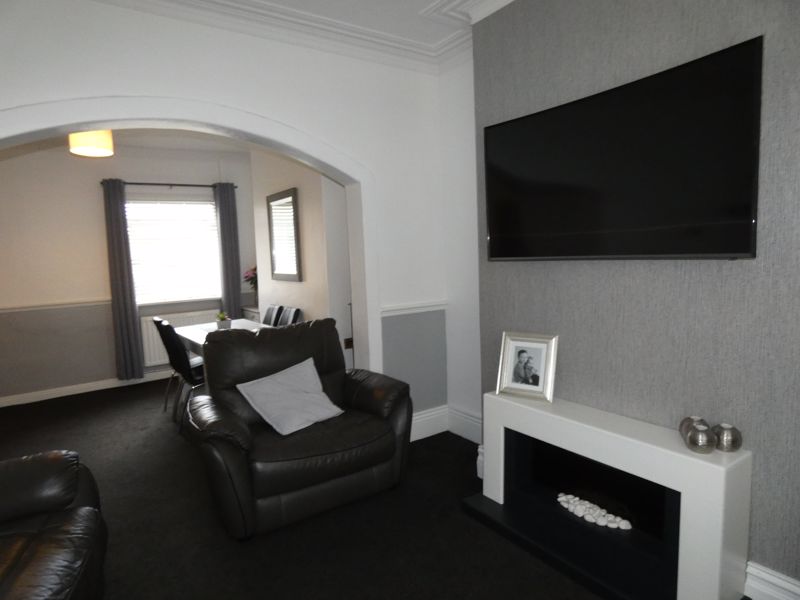 Lounge/Diner- click for photo gallery